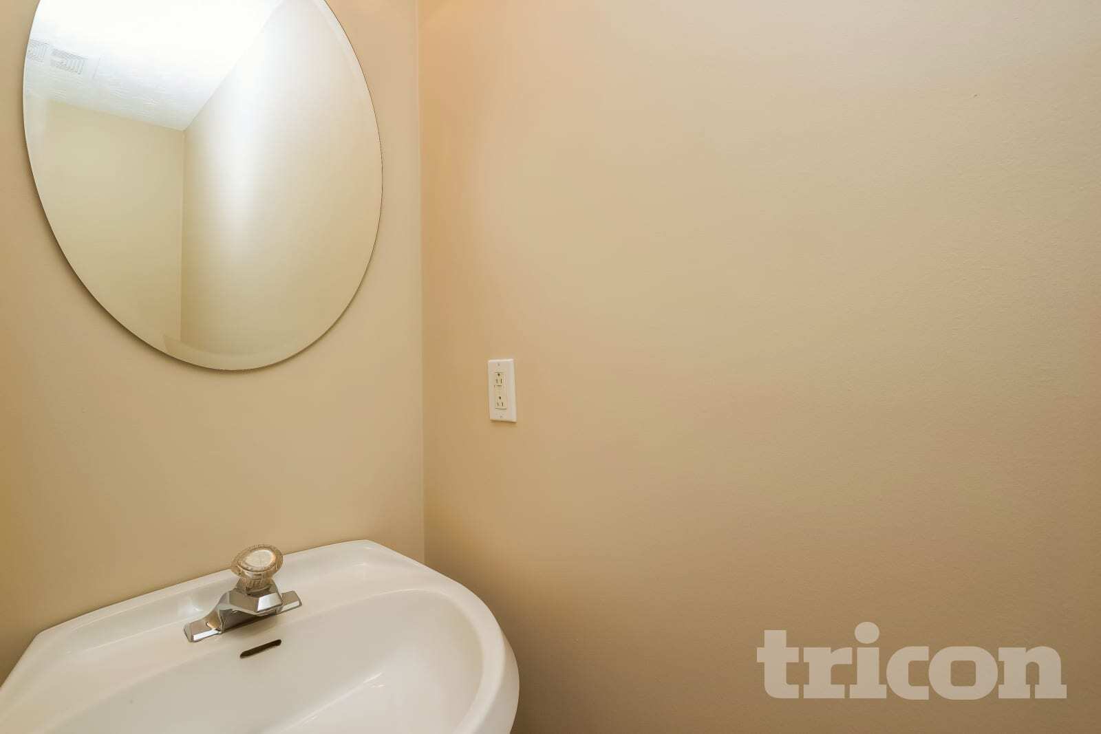 Building Photo - 2255 Hamilton Parc Ln