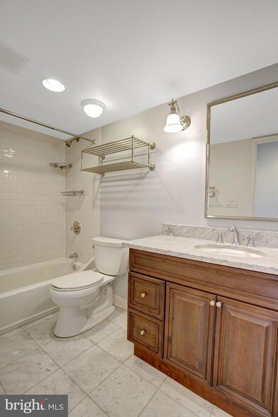 Building Photo - 5904 Mt Eagle Dr