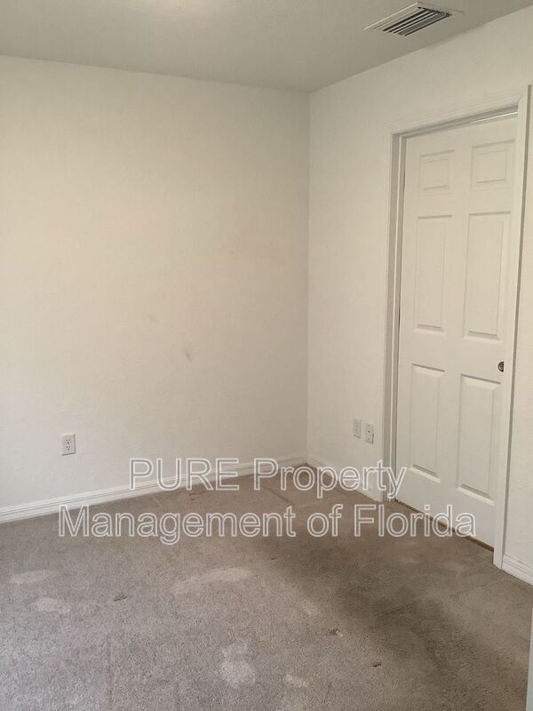 Building Photo - 13995 SW 27 Ct Rd