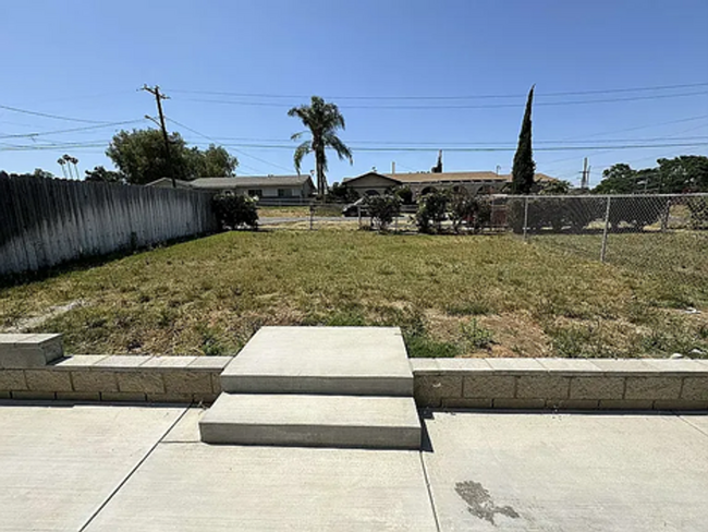 Building Photo - Charming & Welcoming Solar 2bed 1bathroom Home in Riverside!