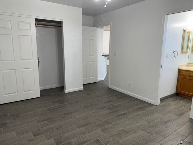 Building Photo - 10636 S Del Vista Dr