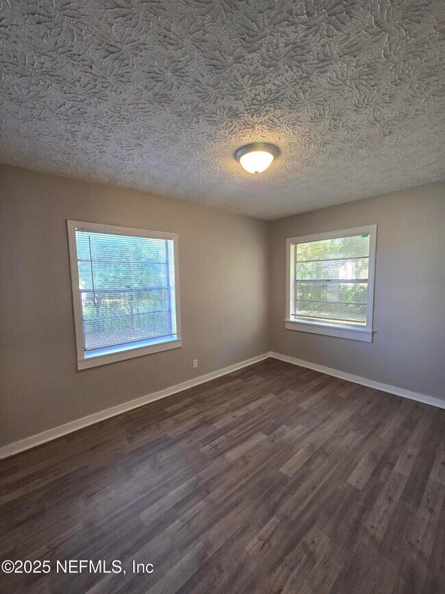 Building Photo - 1129 Melson Ave