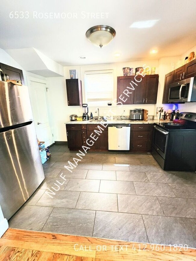 Building Photo - 6533 Rosemoor St