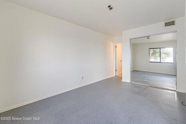 Building Photo - 2465 S Washington Ave