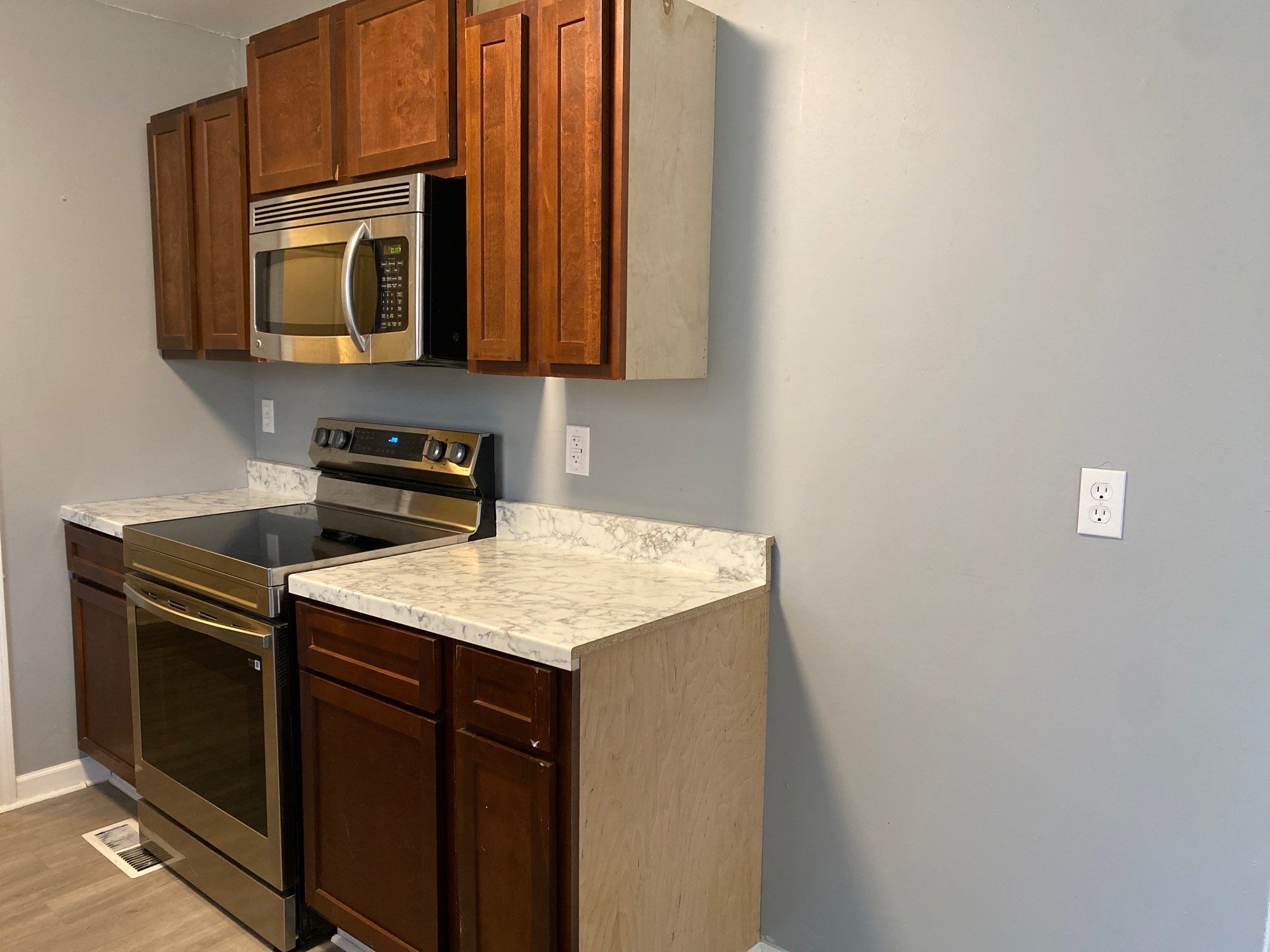 Building Photo - 87 Hillshire Dr