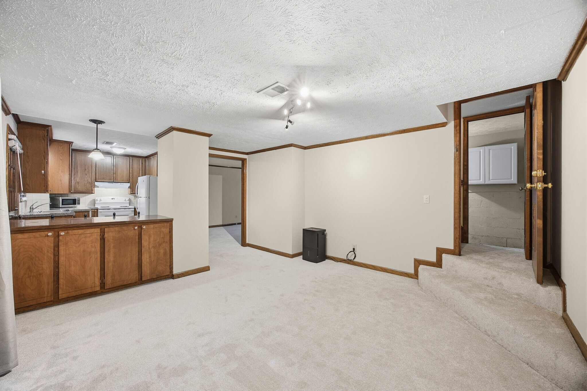 Building Photo - 943 Ferncliff Rd NE