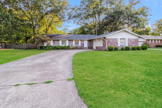 Building Photo - 1518 Lenore St