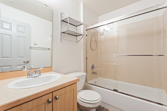 Building Photo - 10511 Midvale Ave N