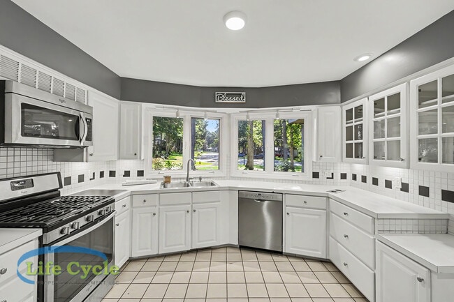 Building Photo - 4395 Shady Oak Ct
