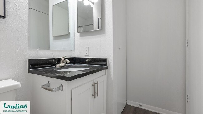 Building Photo - 2030 Northcliffe Dr