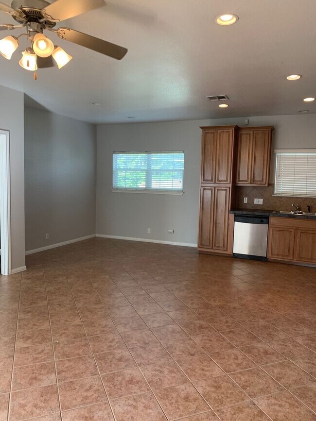 Building Photo - 5304 Evans Ave