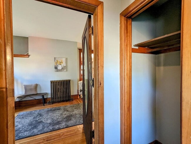 Building Photo - 2801 Harriet Ave