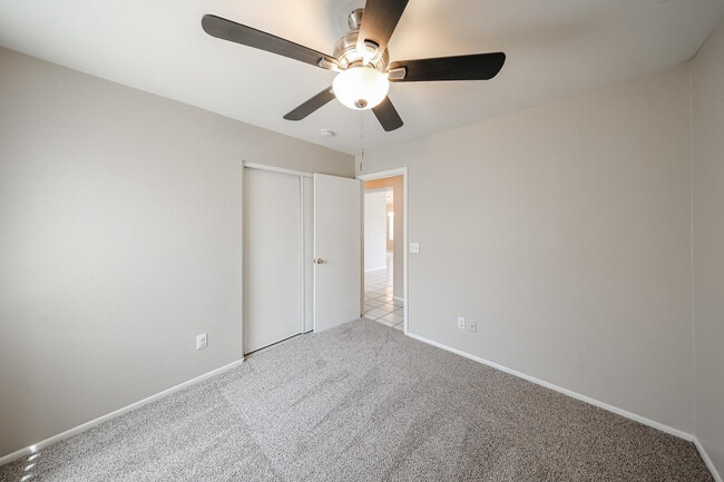 Building Photo - 3215 W Abraham Ln