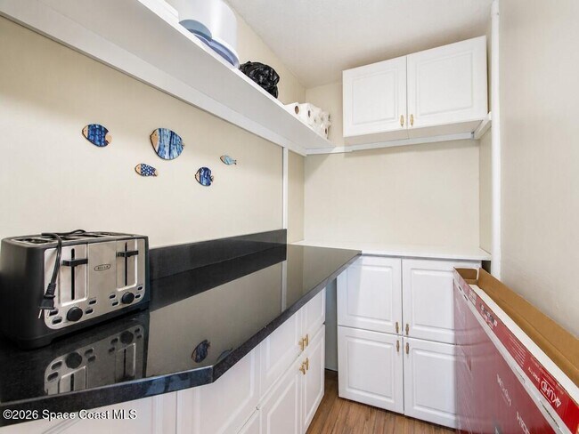 Building Photo - 3965 Canal Dr