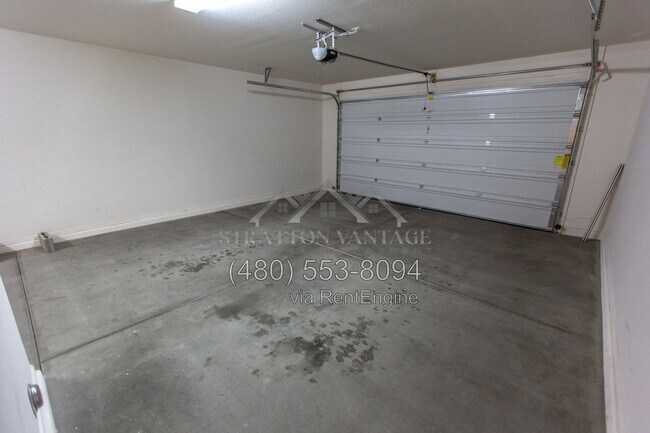 Building Photo - 18295 W Saguaro Ln