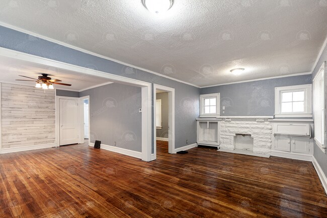 Building Photo - Charming and cozy house in historic East S...