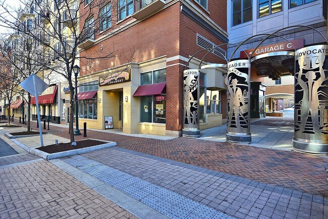 Building Photo - GREAT LOCATION!! Stunning 3BD/3.5BA luxury 4-level townhouse!