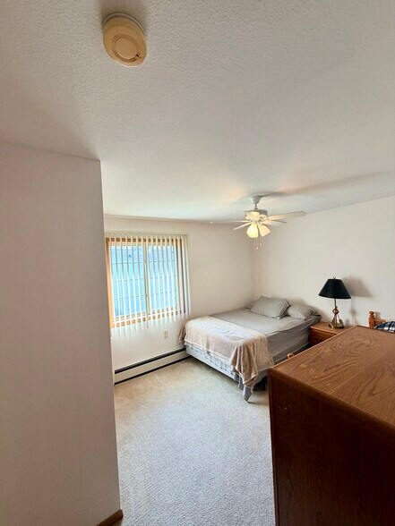 Building Photo - 413 Rowley St