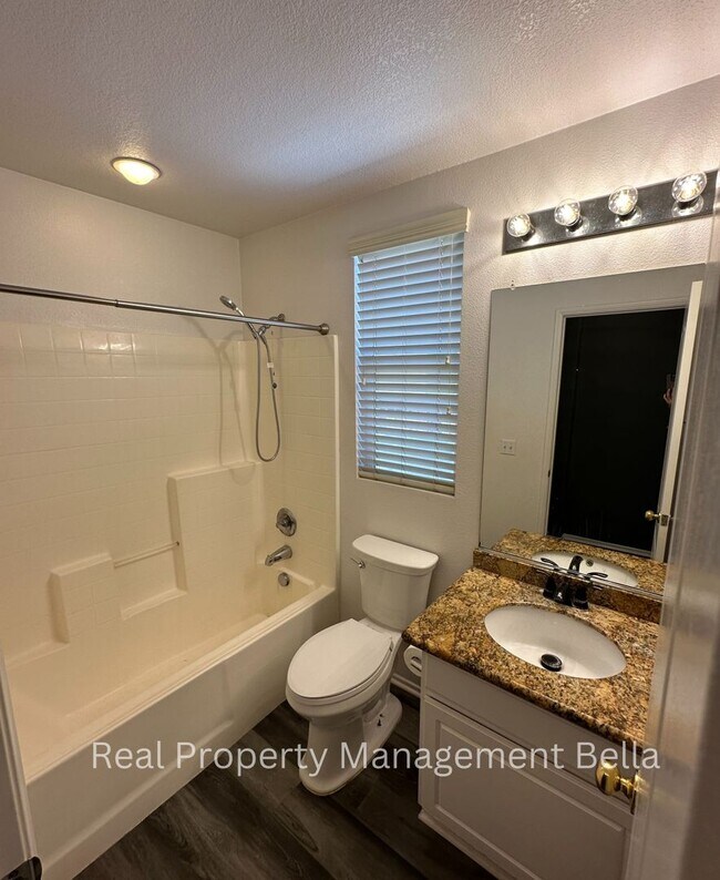 Building Photo - 3 Bed 3 Bath Perris Home w/ Office Space & Community Pool