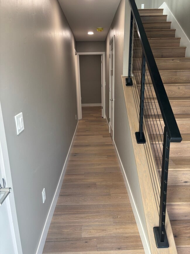 Building Photo - 762 Geoglein -3