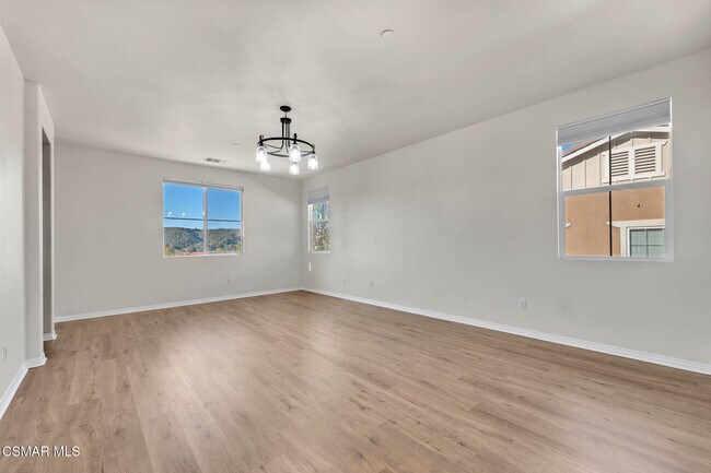 Building Photo - 22632 Dragonfly Ct