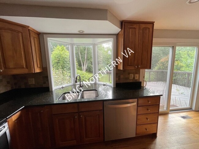 Building Photo - 1846 Clovermeadow Dr