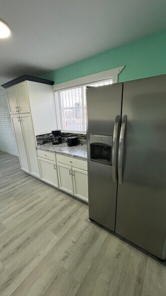 Building Photo - 3523 W Maricopa St