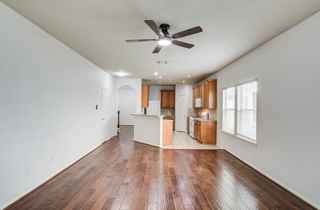 Building Photo - 14543 Bergenia Dr