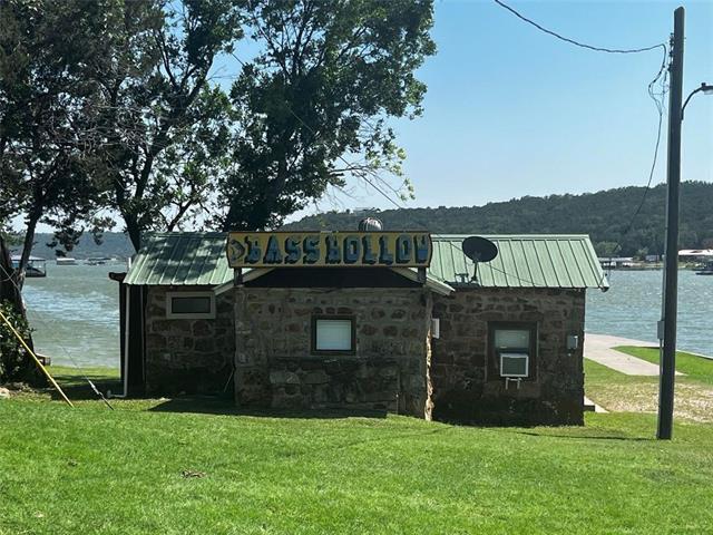 Building Photo - 504 Doe Ln