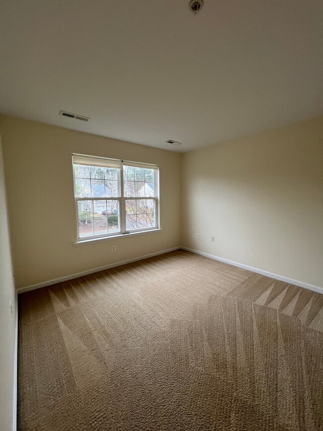 Building Photo - 45593 Pleasant Mill Dr