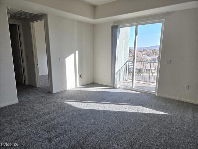 Building Photo - 62 E Serene Ave