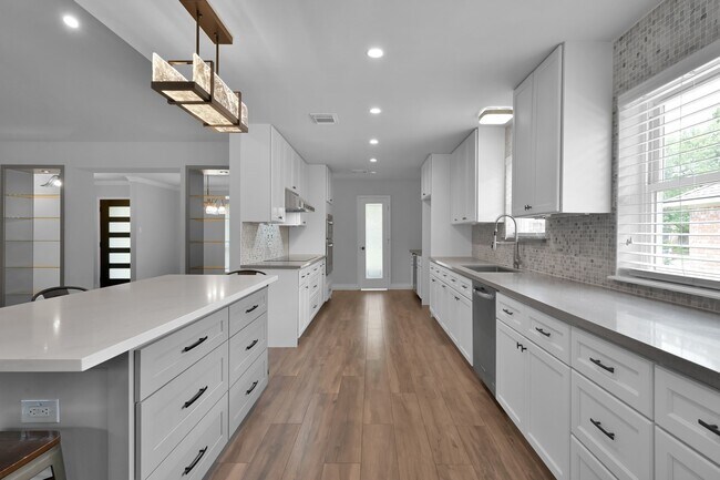 Building Photo - 2806 Triway Ln