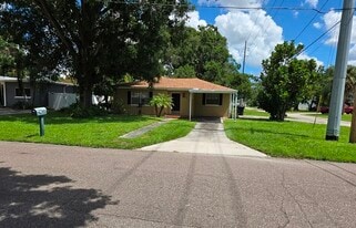 Building Photo - 803 N Gomez Ave