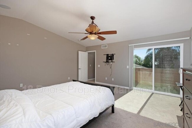 Building Photo - 3921 Oregon St