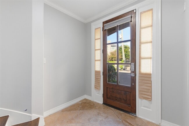 Building Photo - 9295 Buffalo Speedway