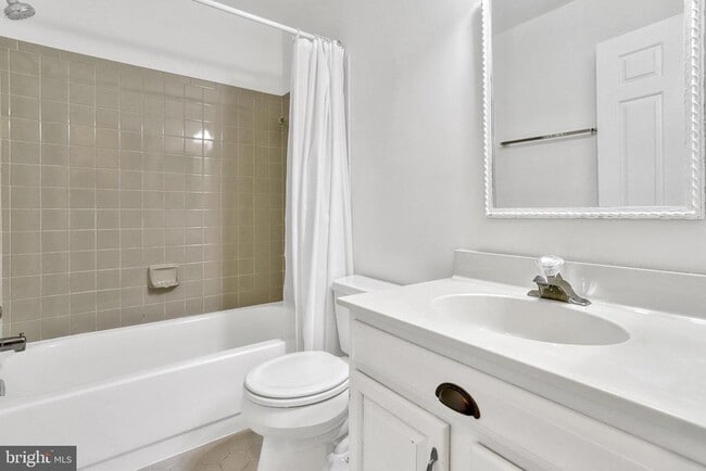 Building Photo - 7413 Salford Ct