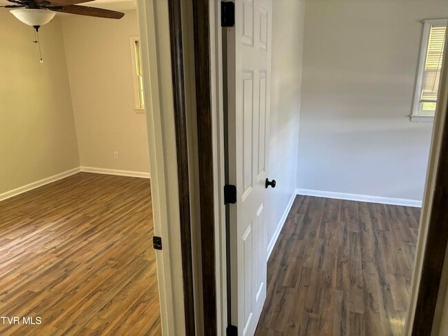 Building Photo - 2703 W Walnut St