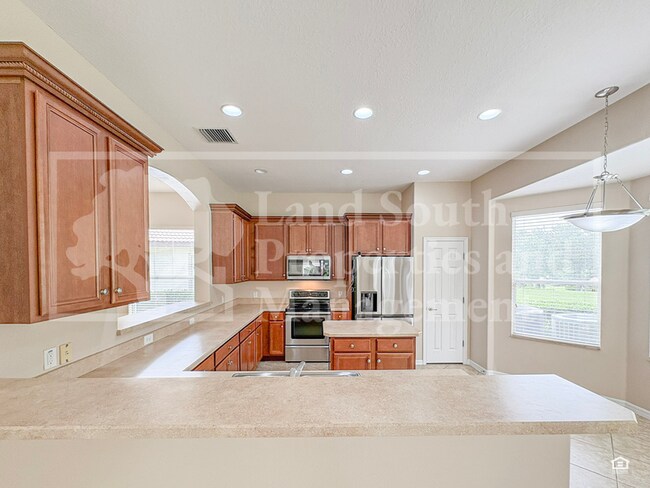 Building Photo - 1762 Altavista Cir