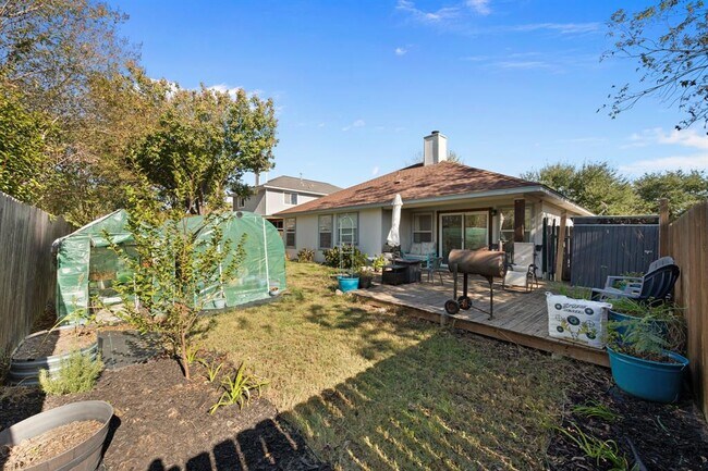 Building Photo - 108 David Dr