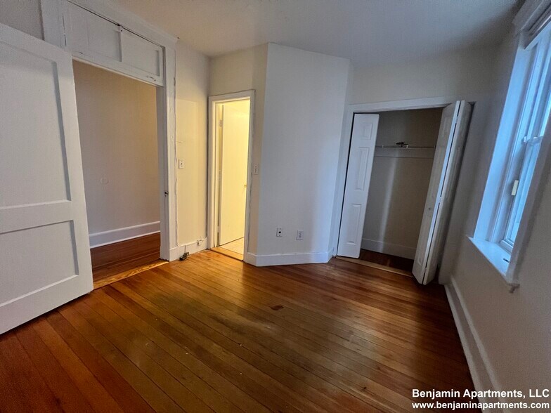 Building Photo - 15 Barrows St