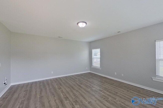 Building Photo - 30 HAWK LN