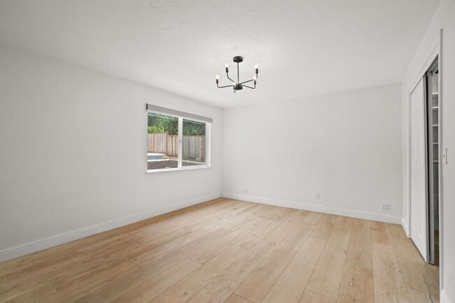 Building Photo - 789 Cañada Rd