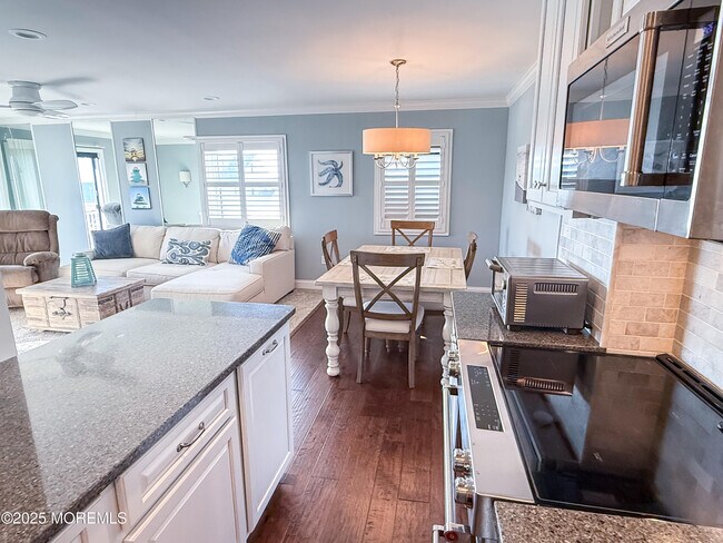 Building Photo - 1 21st Ave