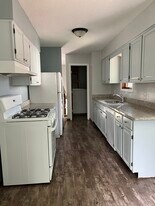Building Photo - 2054 Kings Rd