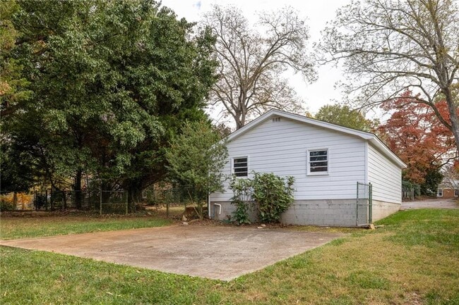 Building Photo - 5450 E Mountain St