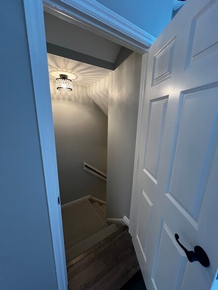 Building Photo - 3269 Grey Village Dr