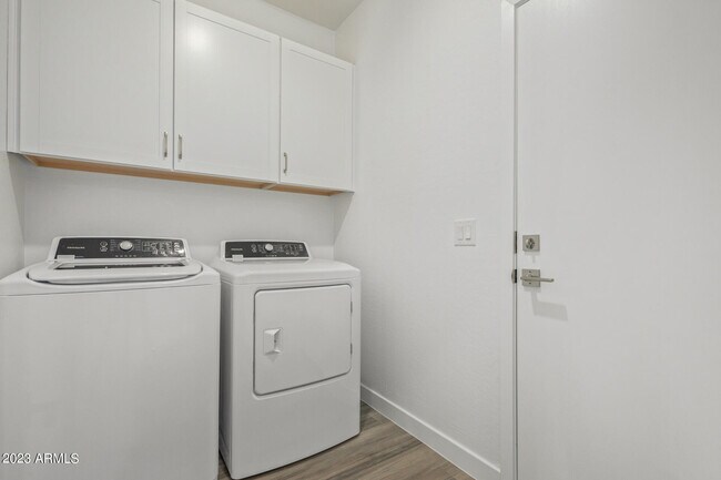 Building Photo - 17065 W Alice Ave