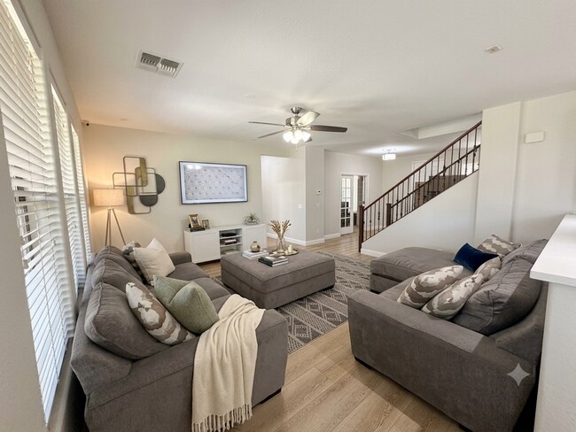 Building Photo - Spacious 6-bedroom, 2.5-bathroom home in Chandler, Welcome to the family friendly community of Su...
