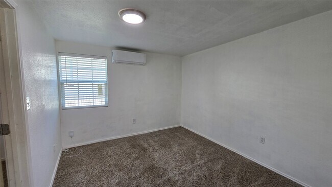 Building Photo - 2717 County Rd 3479B