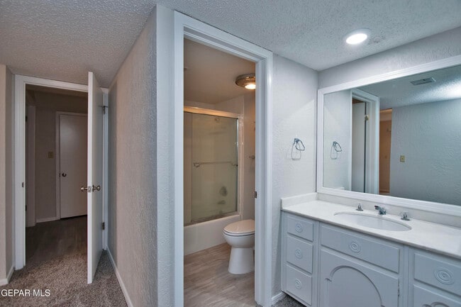 Building Photo - 5711 Mira Grande Dr